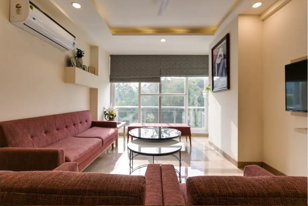 Home Stay Near South Delhi - Discover MoyDom Comfort